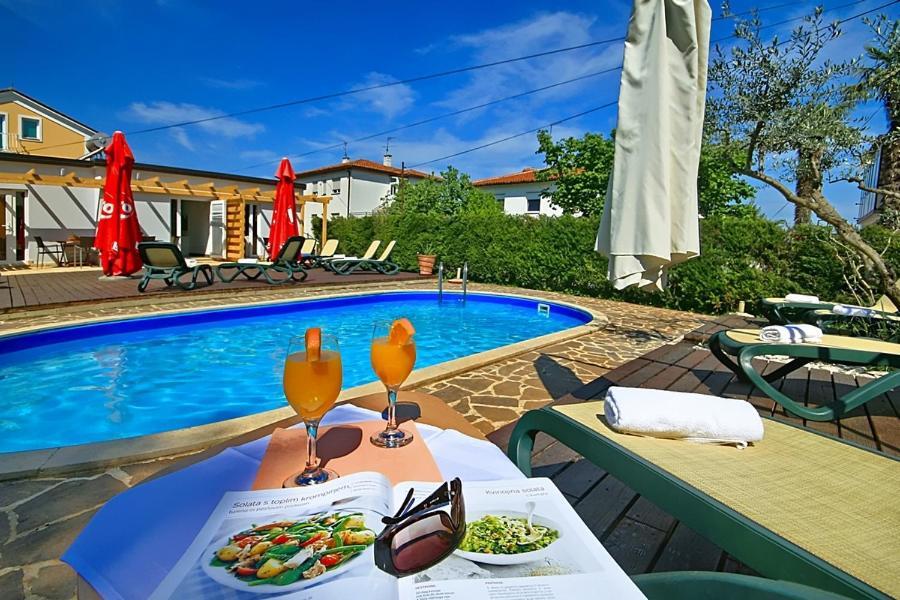 Apartmani Elio Умаг Экстерьер фото